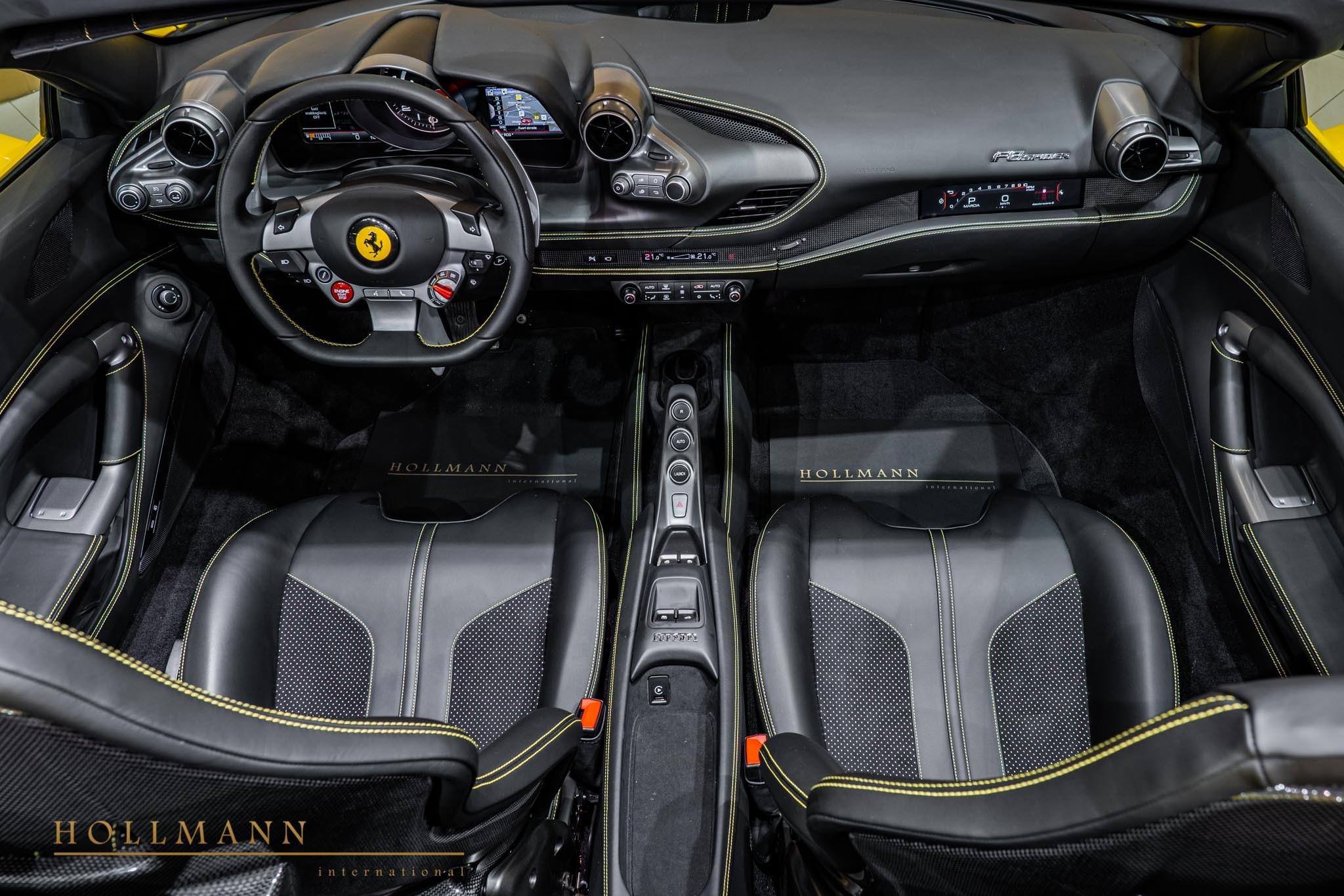 2022 Ferrari F8 Spider, 3/20