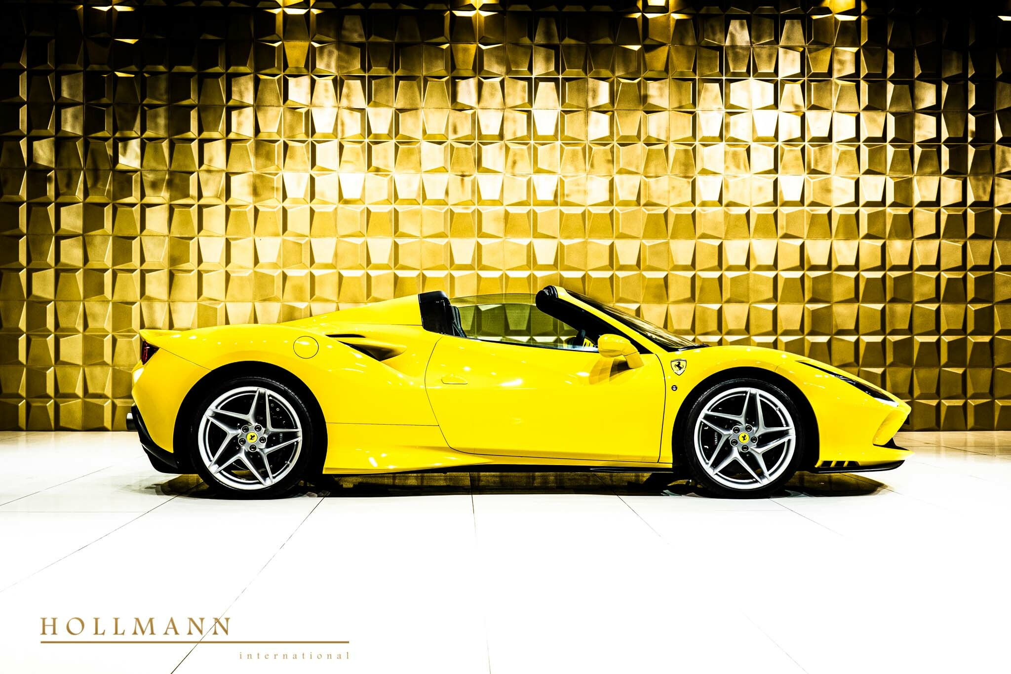 2022 Ferrari F8 Spider, 5/20