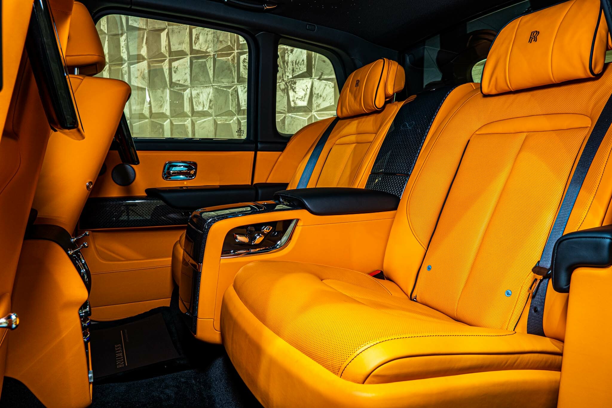 2022 Rolls-Royce Cullinan Black Badge, 3/19