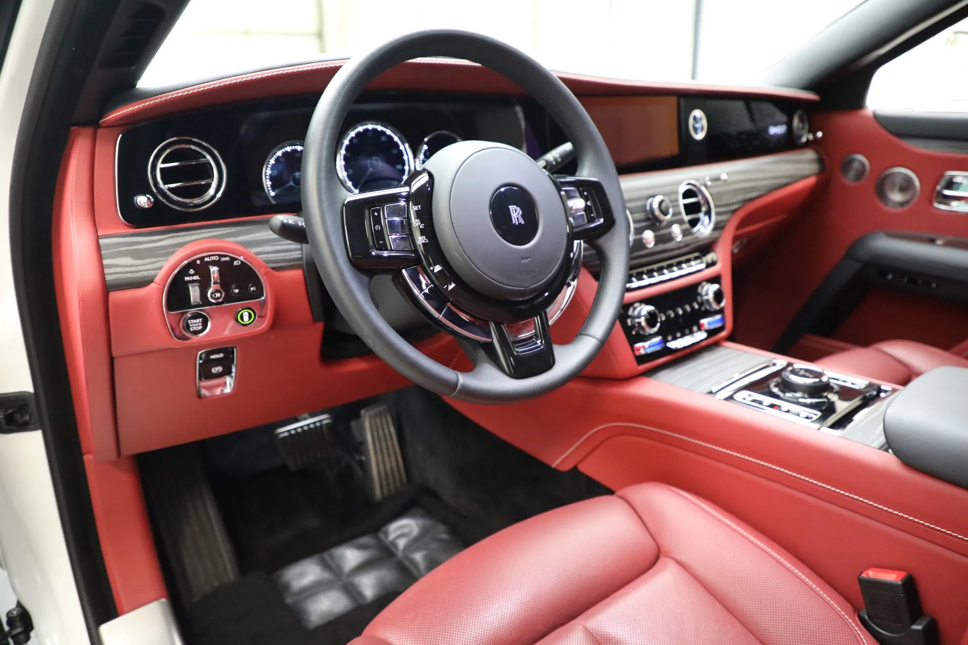 2021 Rolls-Royce Ghost interior, dashboard