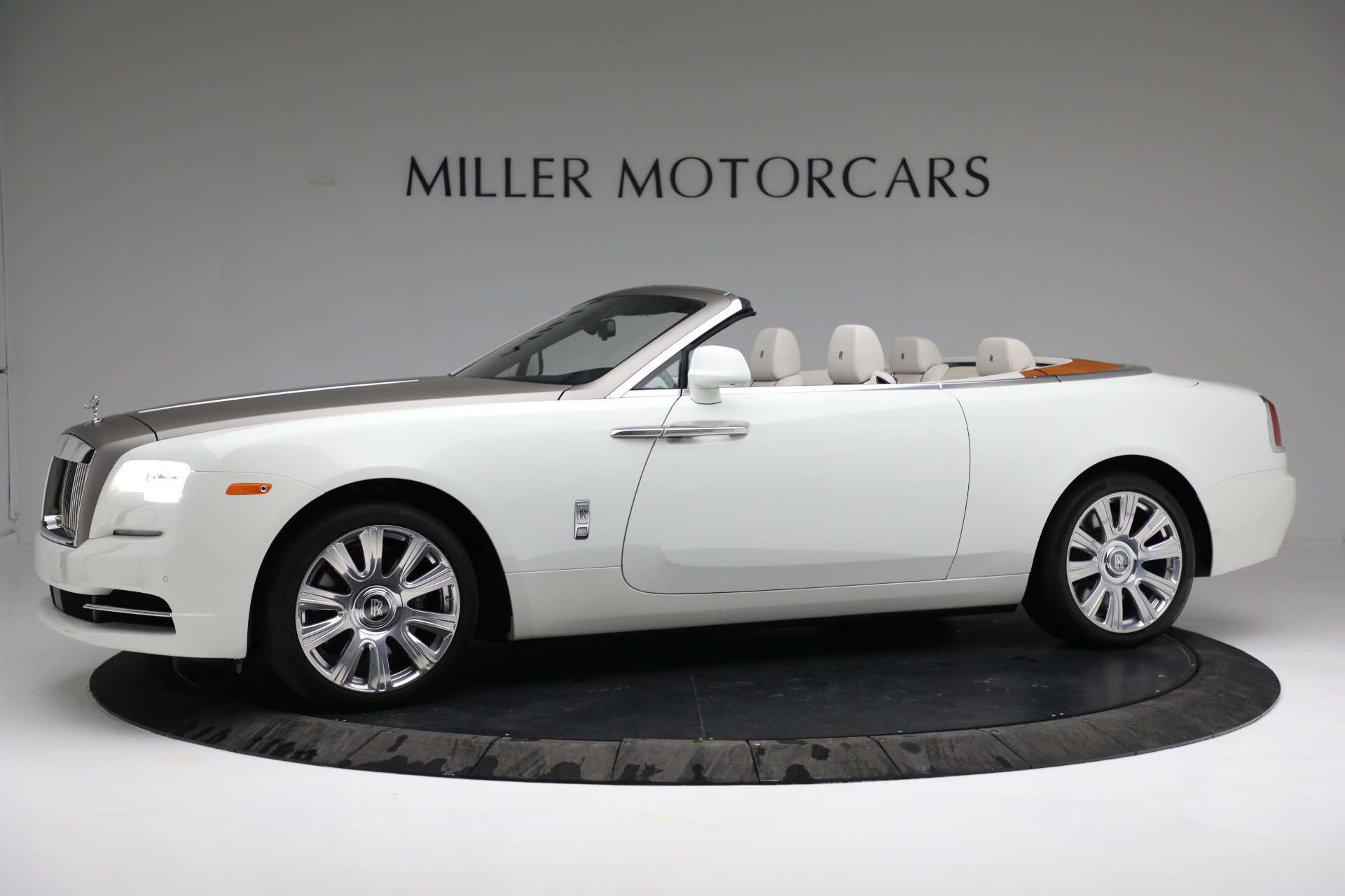 2016 Rolls-Royce Dawn, 19/20