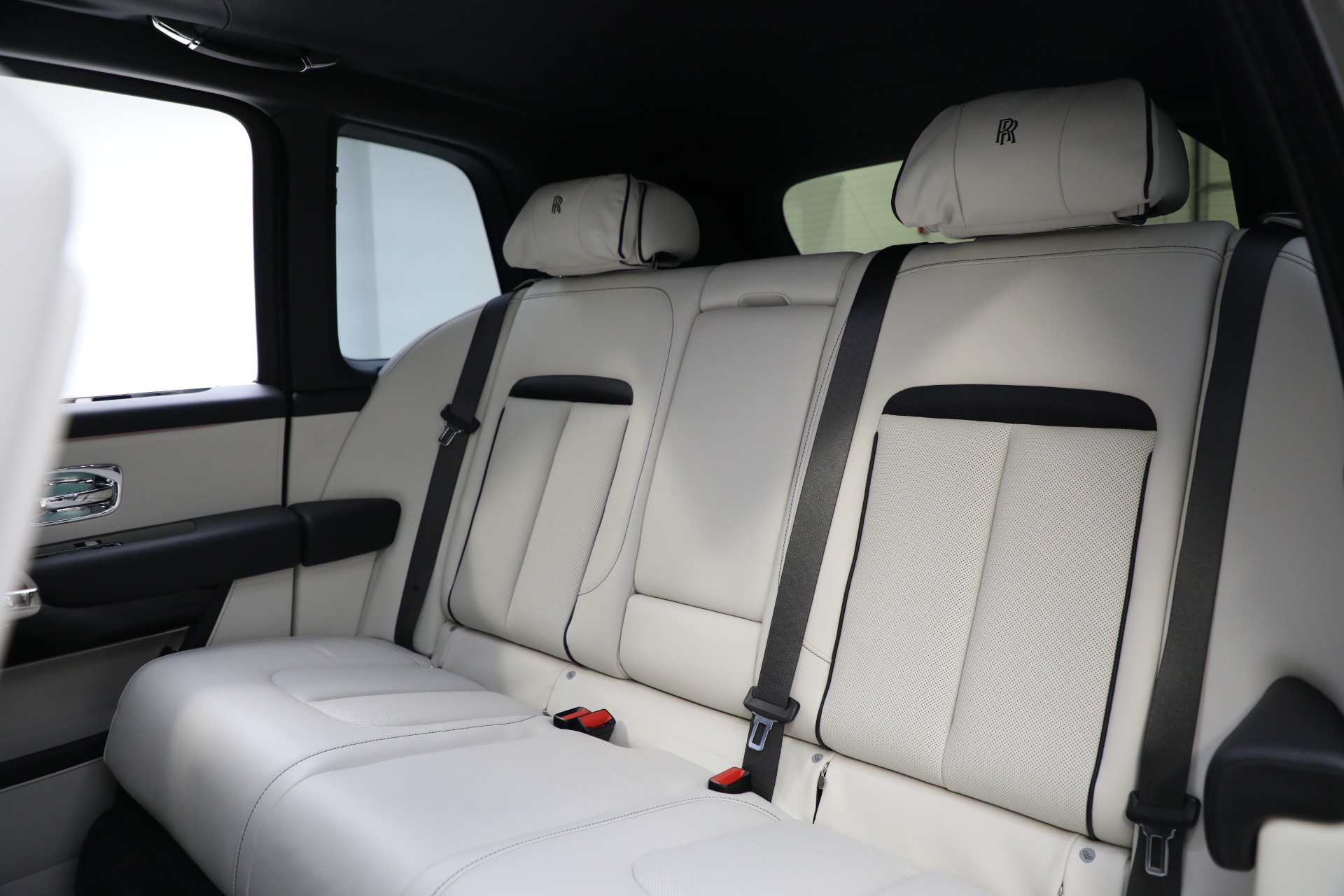 2020 Rolls-Royce Cullinan, 6/20