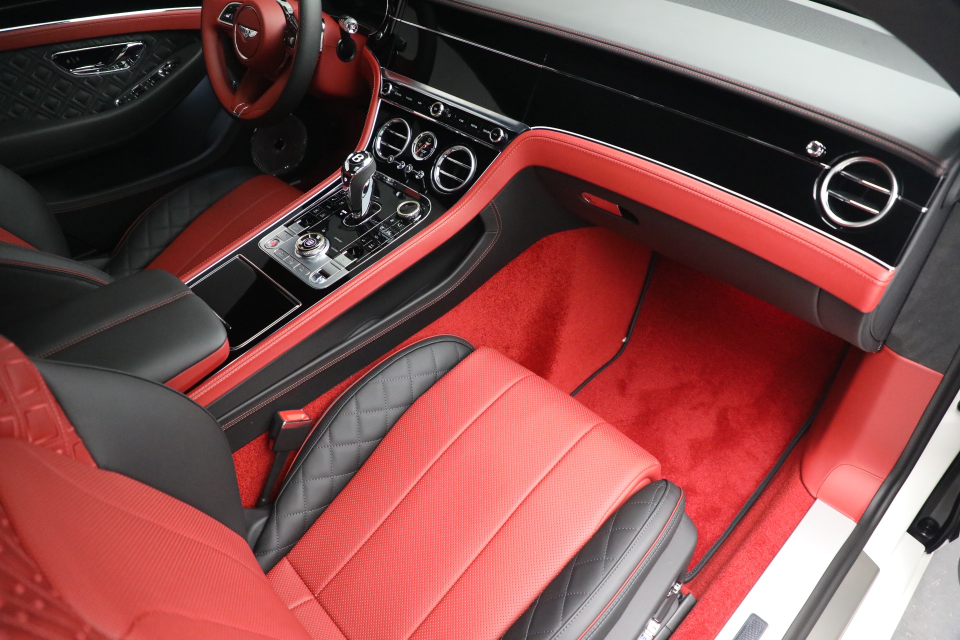 2022 Bentley Continental GT V8, 4/19