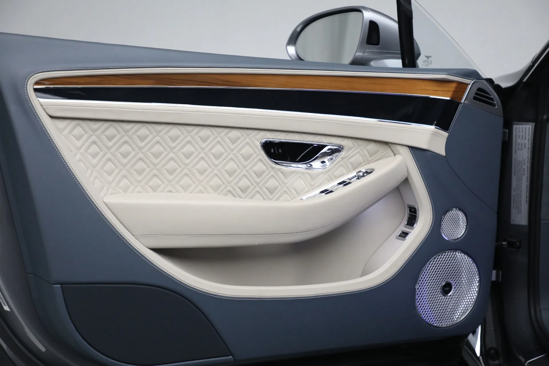2022 Bentley Continental GT Speed interior, door panel