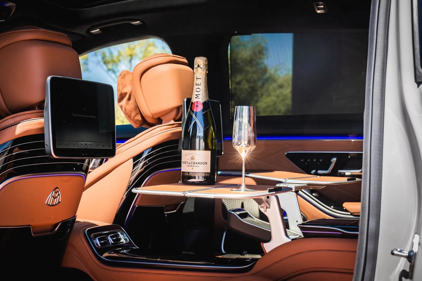 2022 BRABUS S 580 Dessert Grey interior, seats