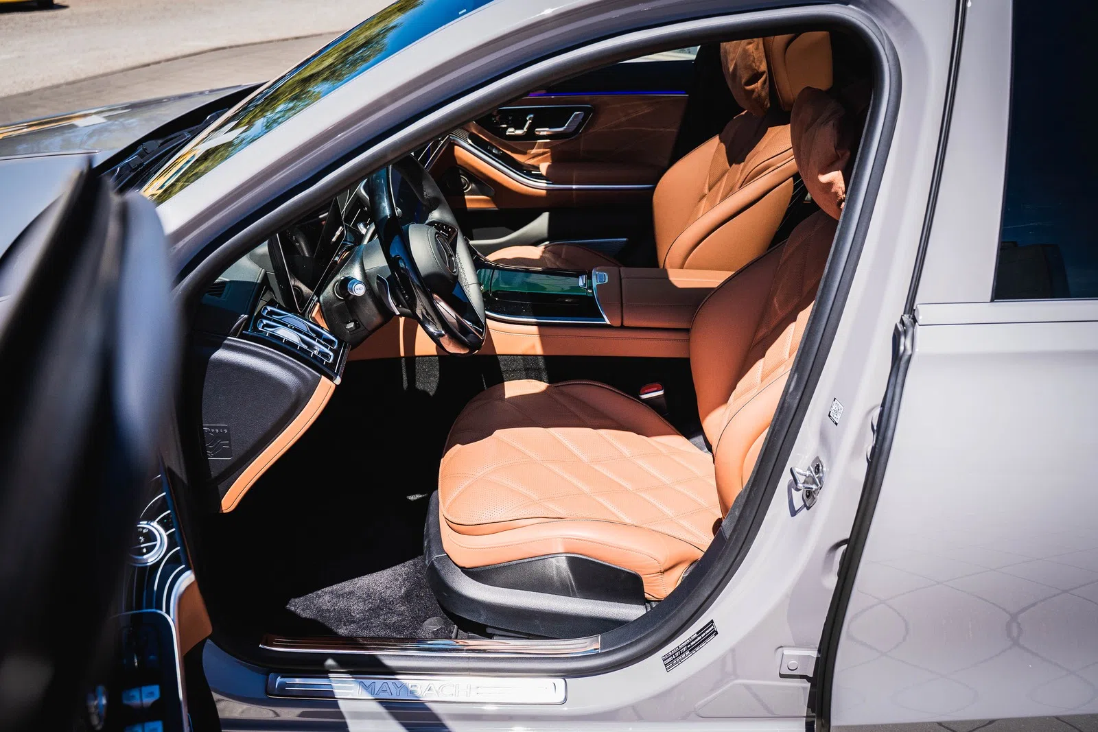 2022 BRABUS S 580 Dessert Grey interior, seats