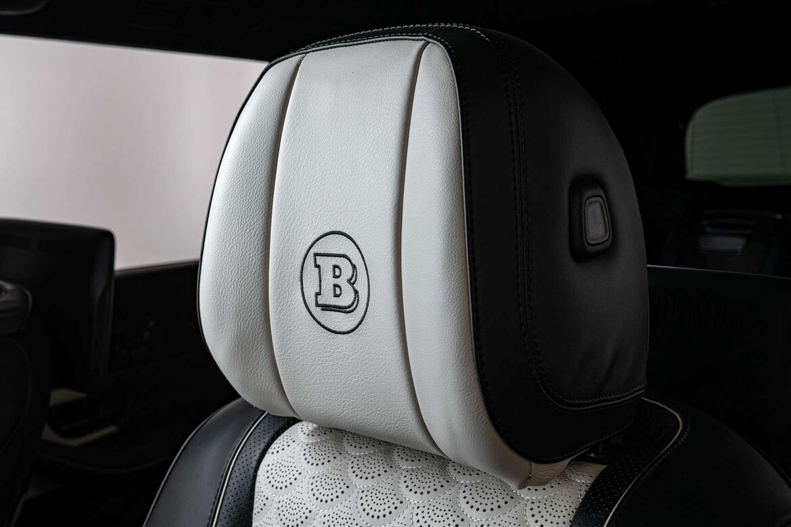 2022 BRABUS GLS 900, 9/16