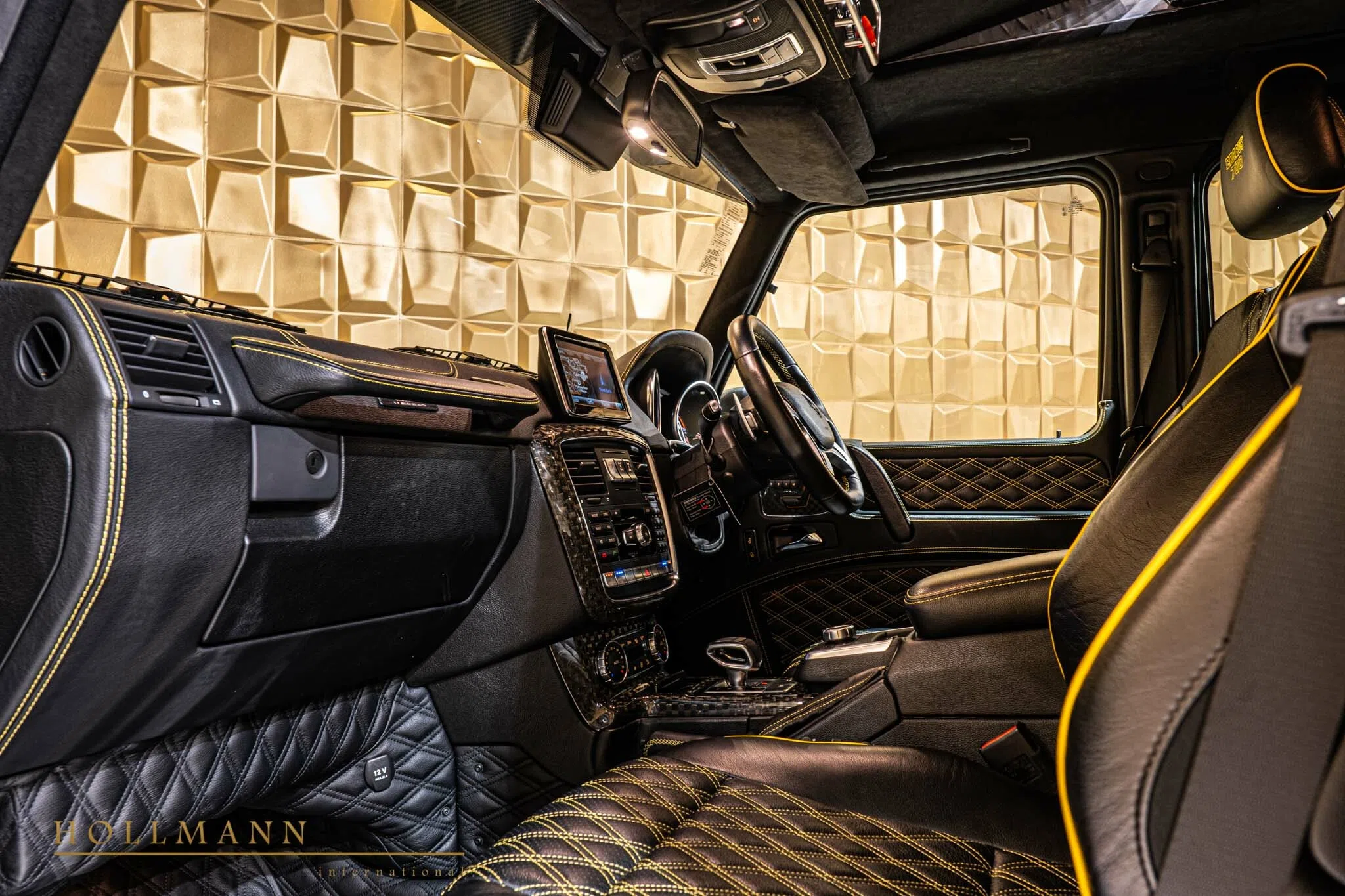 2015 BRABUS G 700 6x6 interior, seats