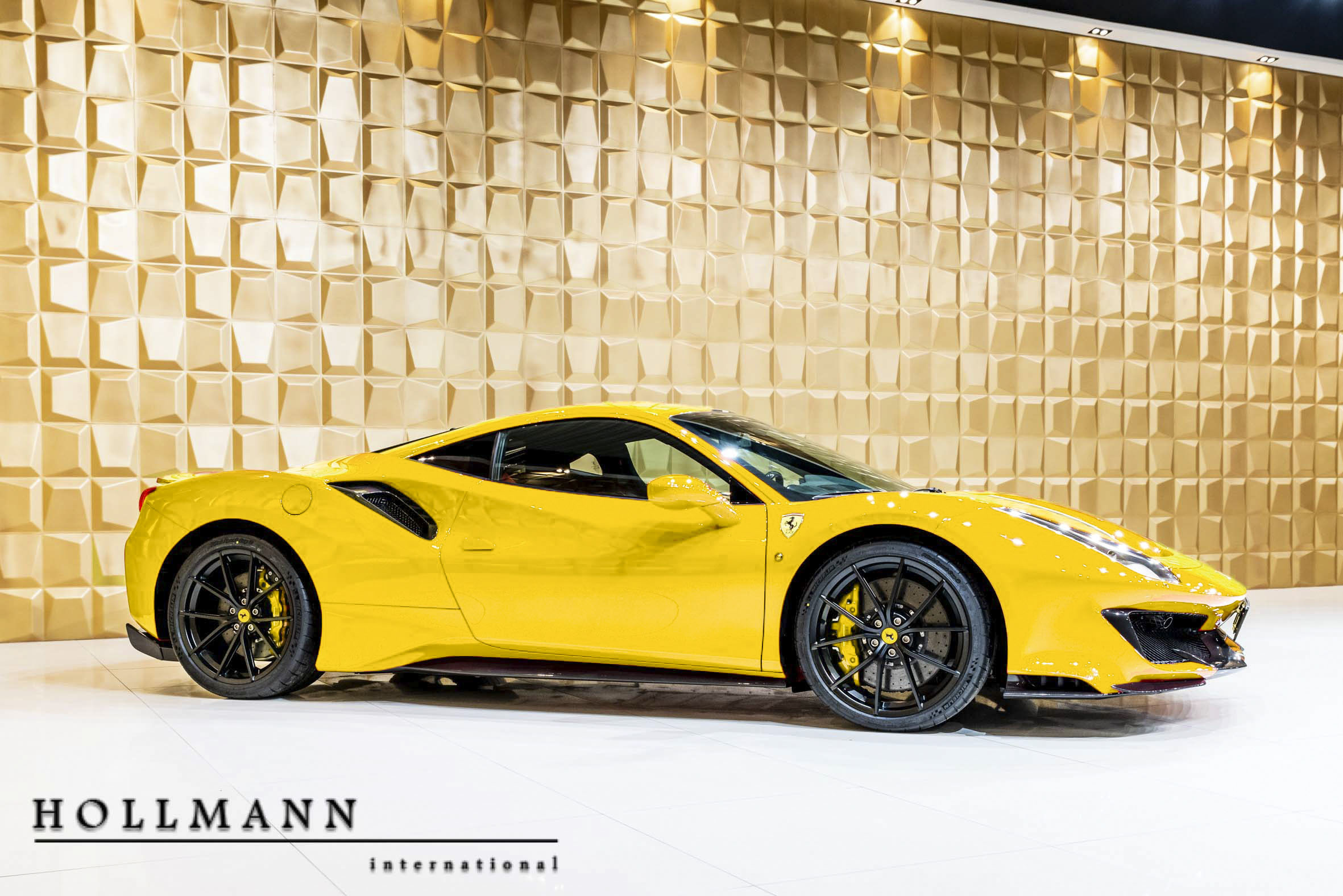 2019 Ferrari 488 Pista, 8/15