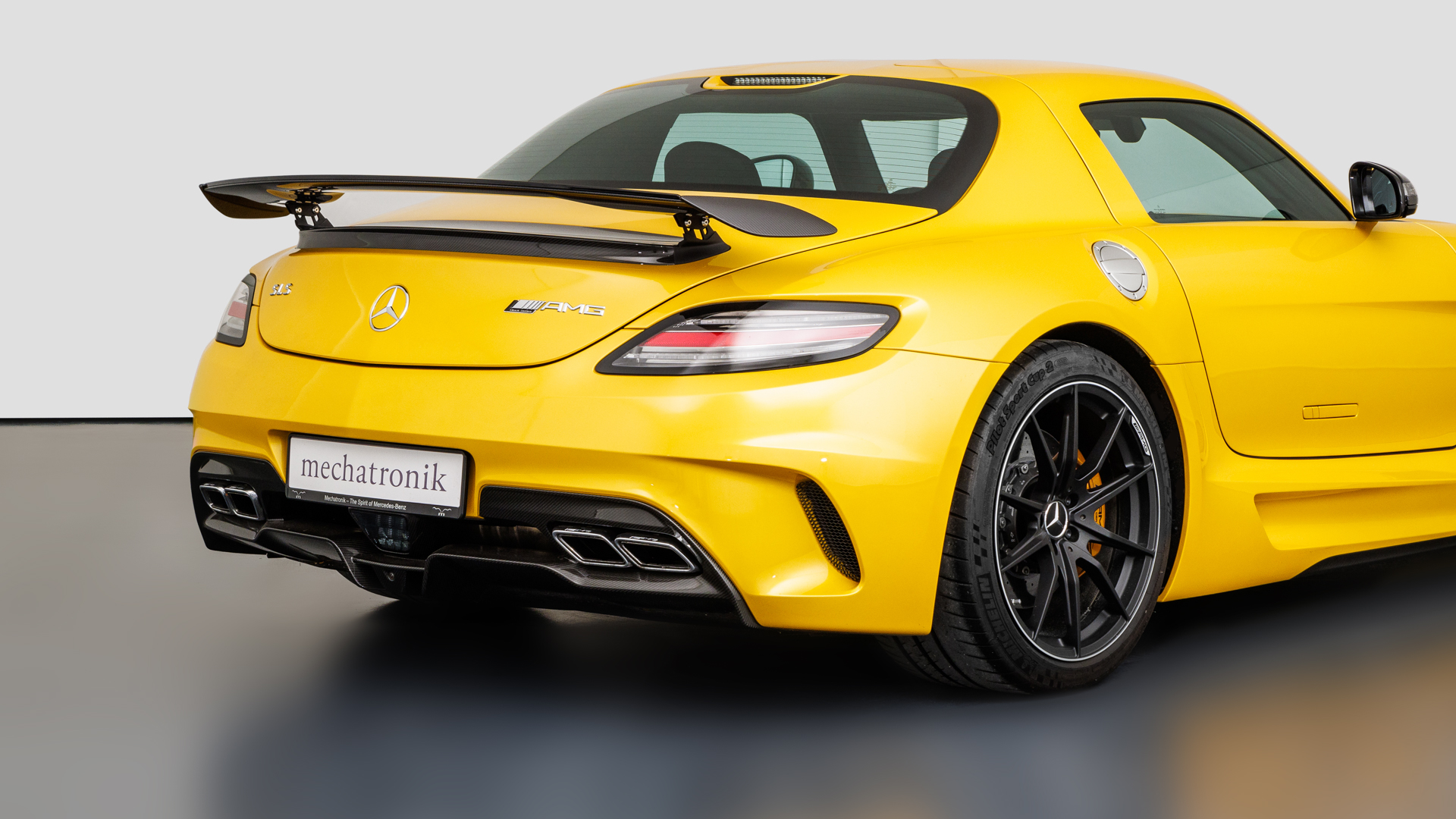 2014 Mercedes-Benz SLS AMG Black Series, 13/20