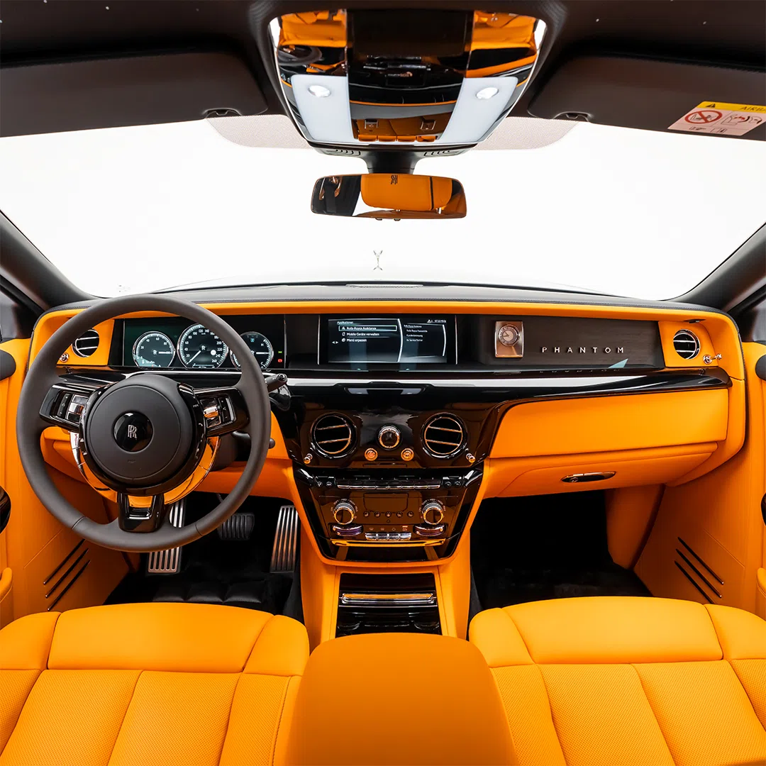 2022 Rolls-Royce Phantom VIII EWB interior, Orange