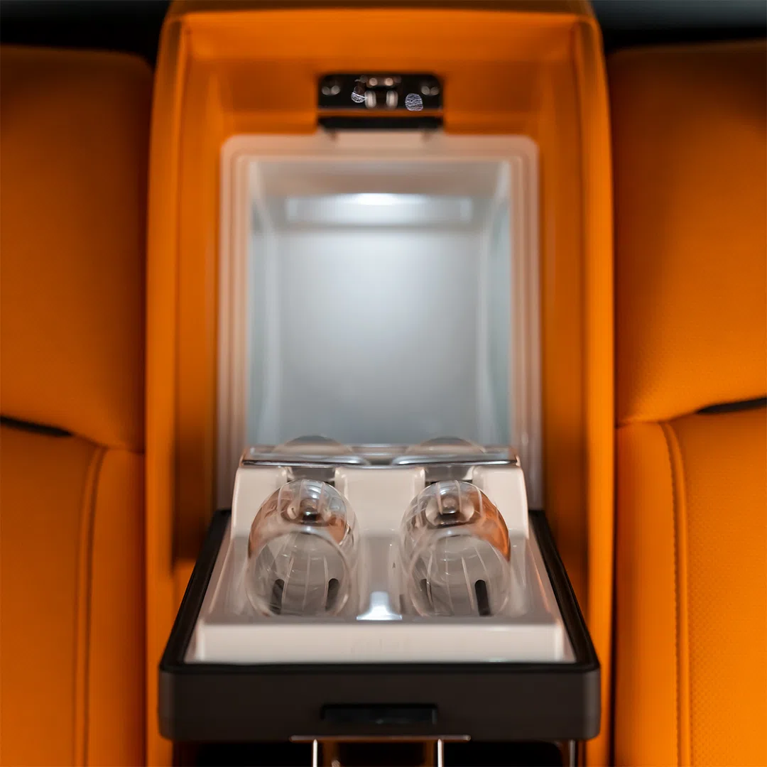 2022 Rolls-Royce Phantom VIII EWB interior, Orange