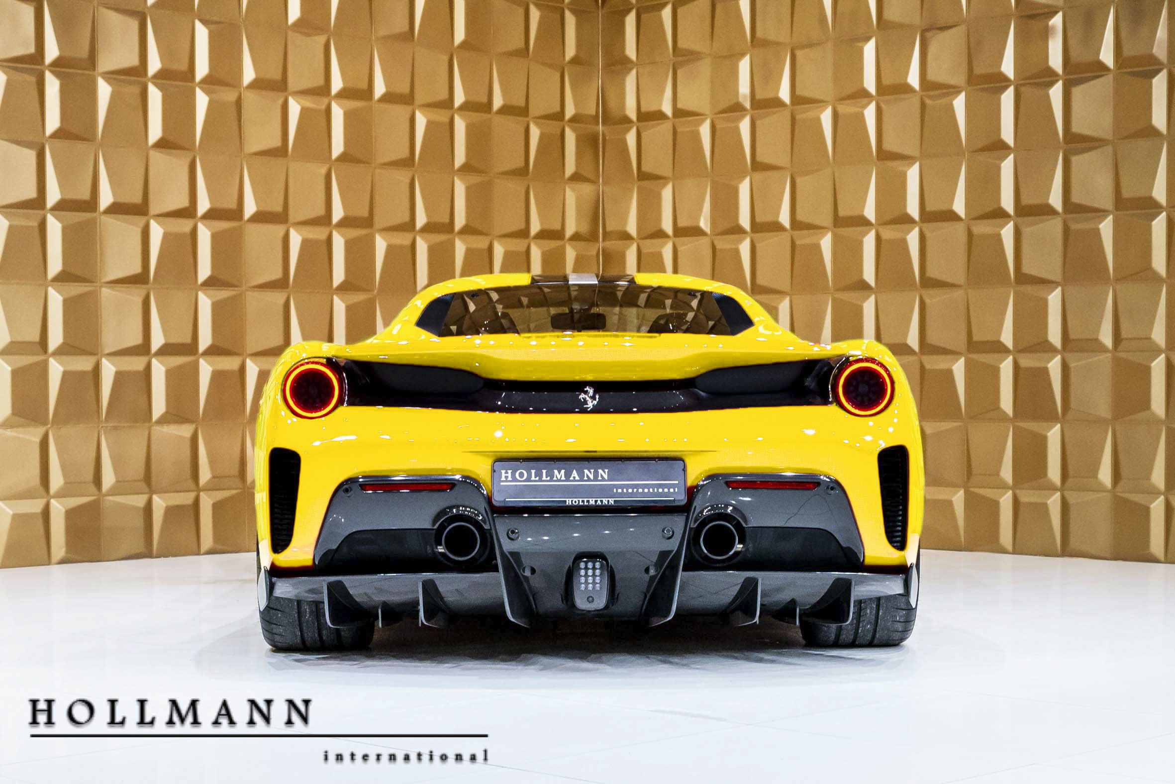 2019 Ferrari 488 Pista, 12/15