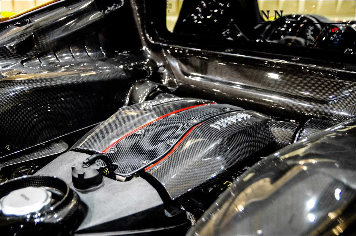 2019 Ferrari 488 Pista engine