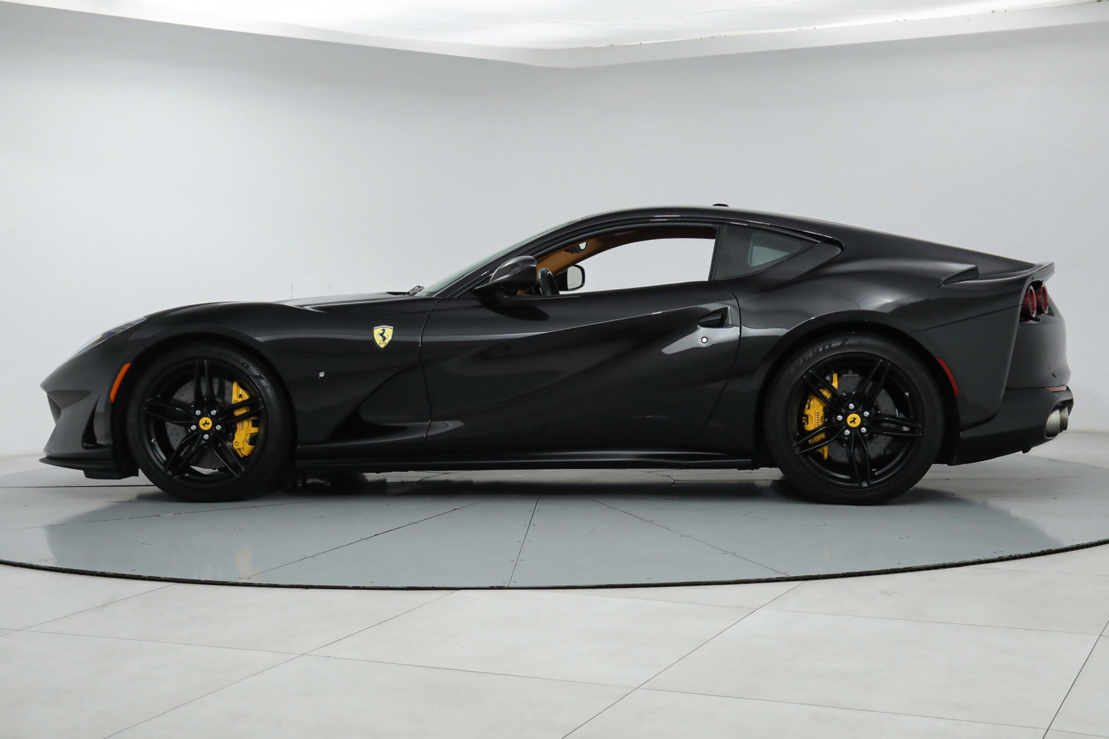 2019 Ferrari 812 Superfast, 3/6