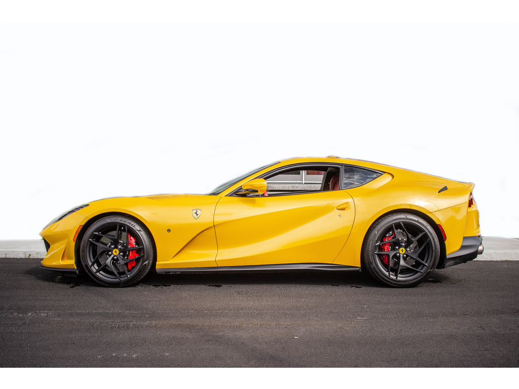 2020 Ferrari 812 Superfast, 3/17