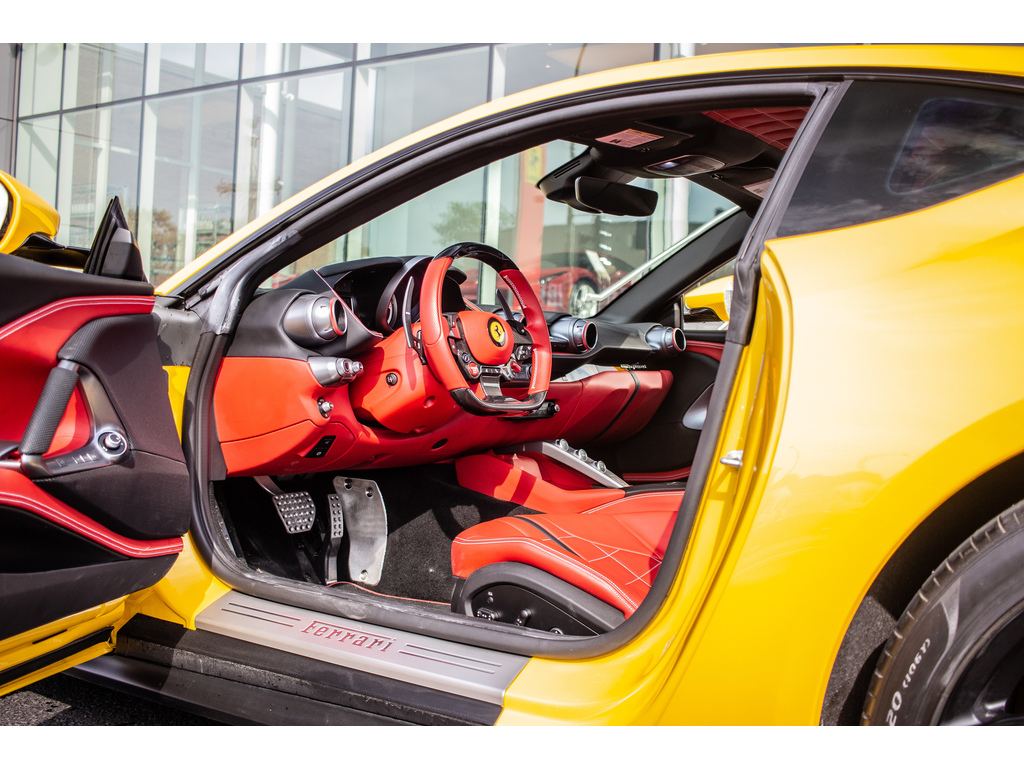 2020 Ferrari 812 Superfast, 4/17