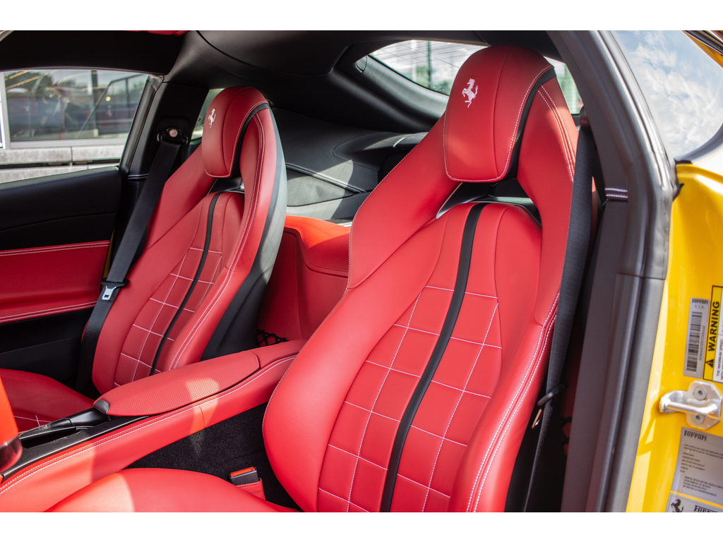 2020 Ferrari 812 Superfast, 5/17