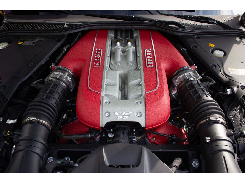 2020 Ferrari 812 Superfast, 8/17