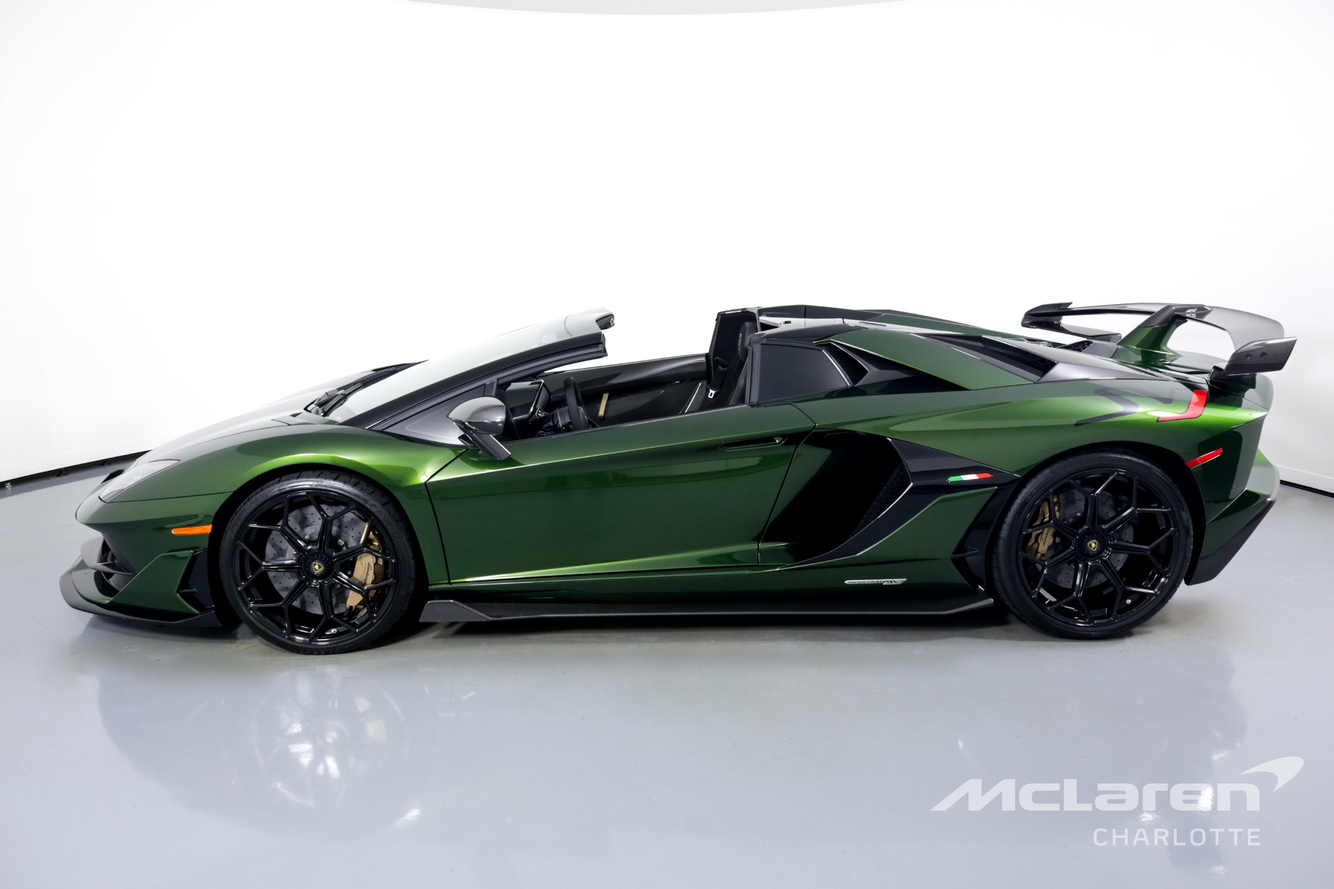 2021 LAMBORGHINI AVENTADOR SVJ, 6/20