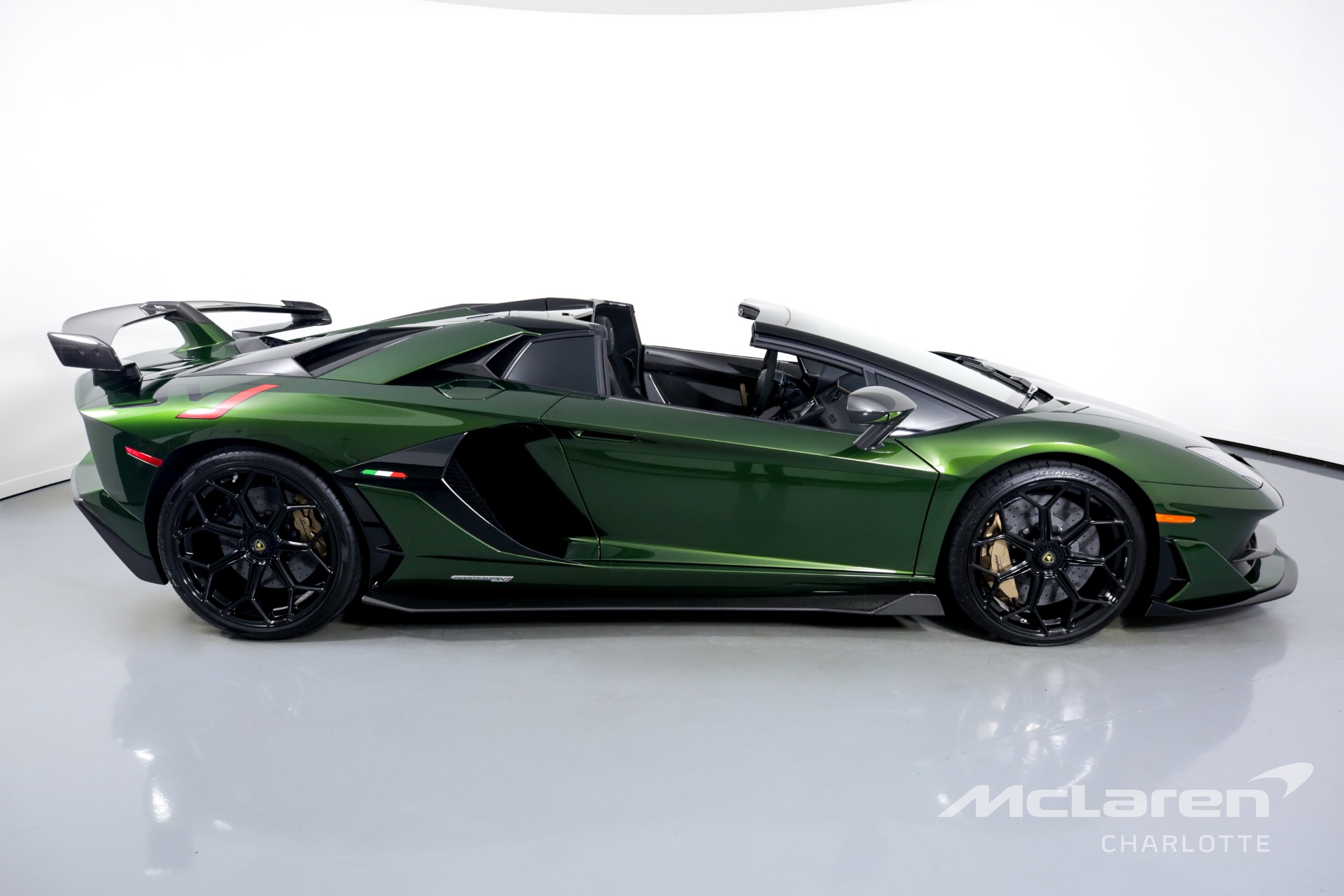 2021 LAMBORGHINI AVENTADOR SVJ, 10/20