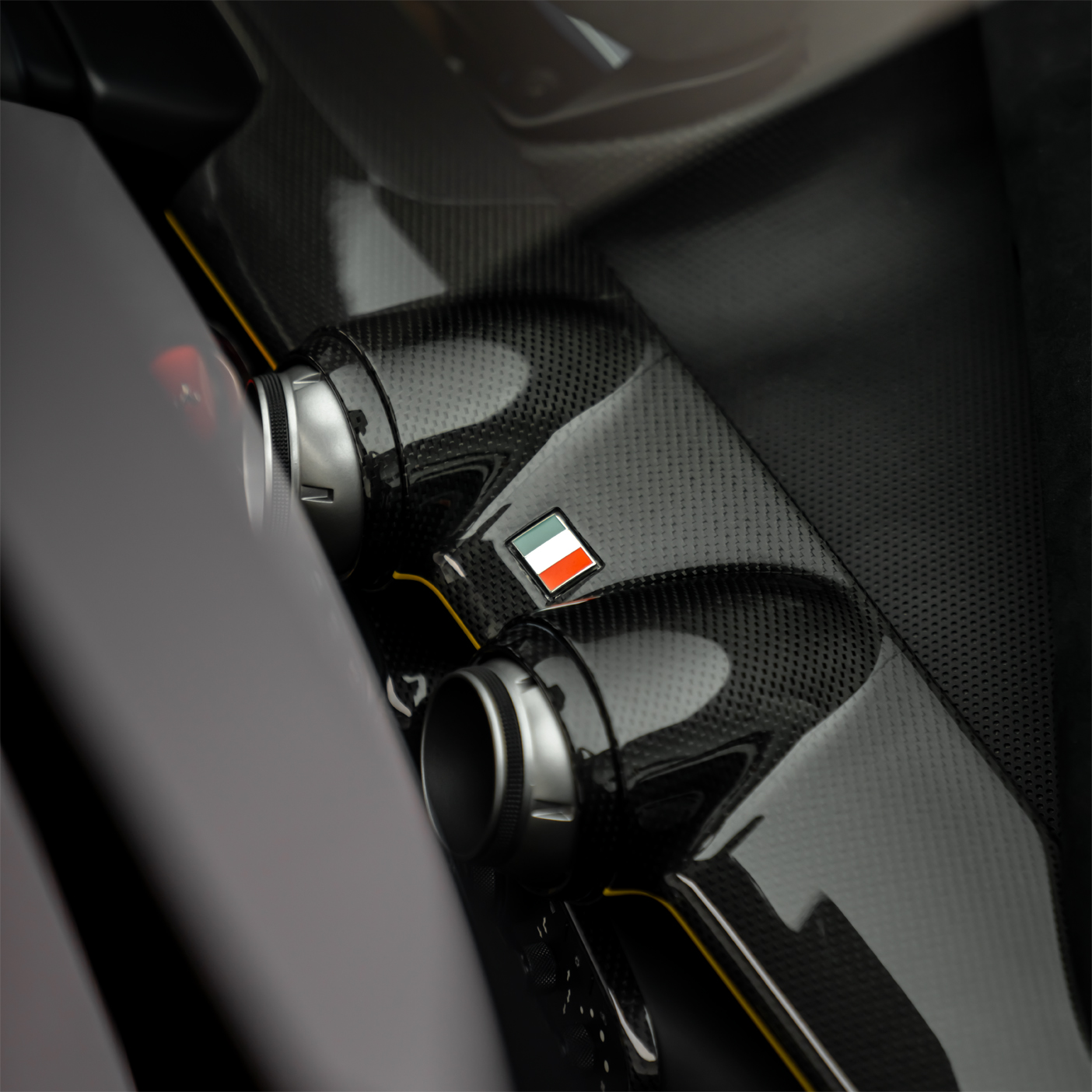 2017 FERRARI LAFERRARI APERTA, 21/23