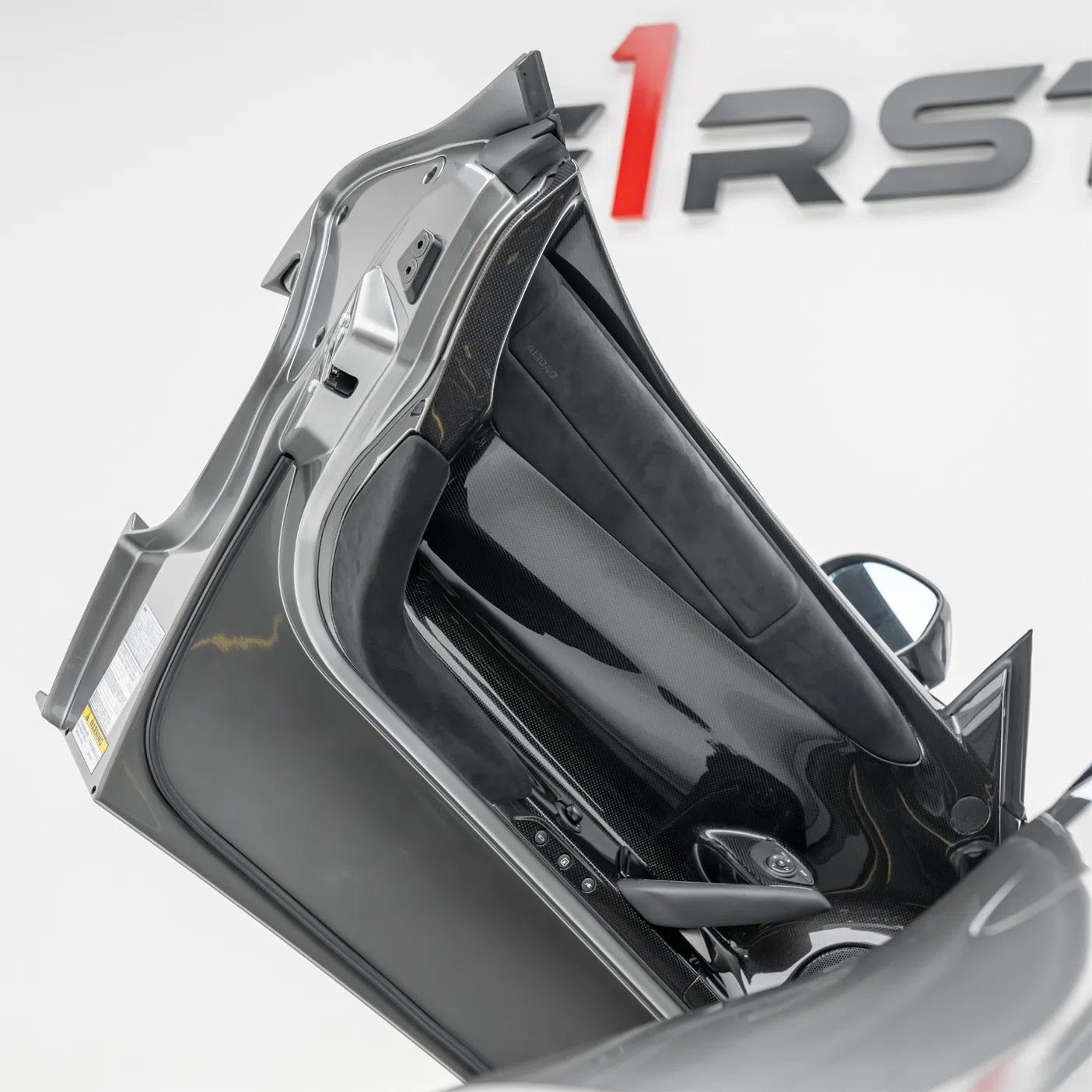 2017 Ferrari LaFerrari Aperta trunk