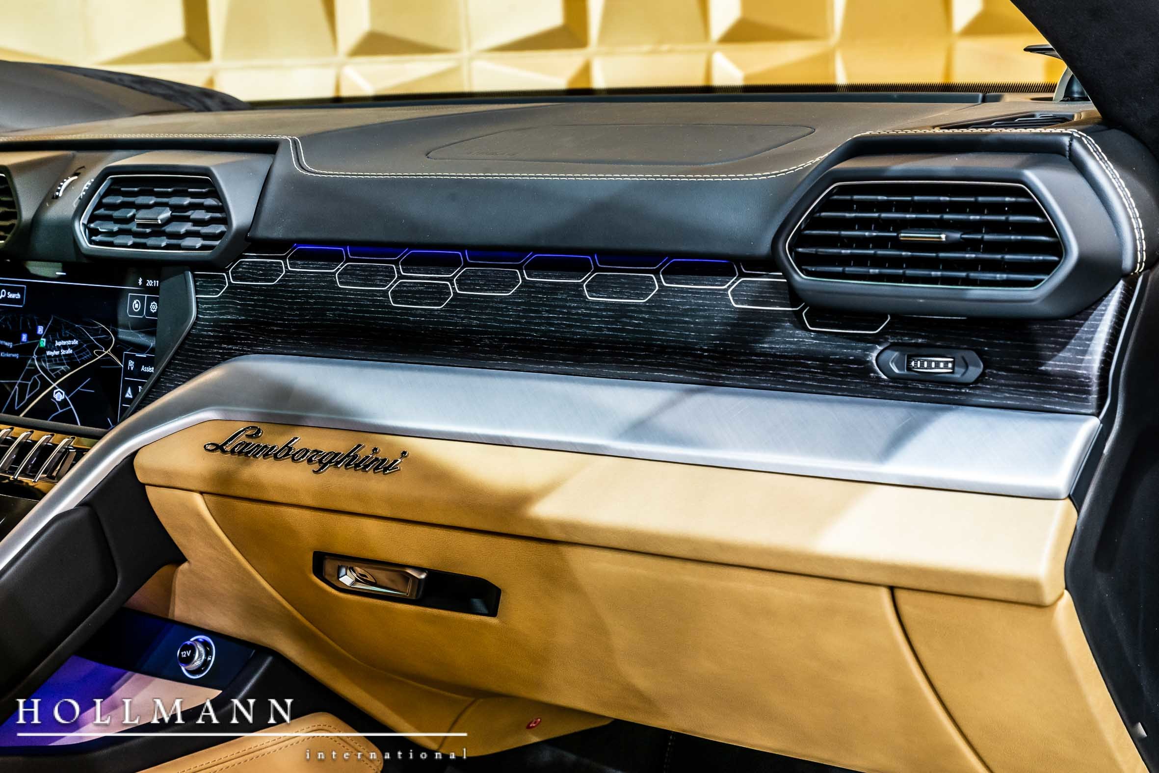 Lamborghini Urus, 20/20