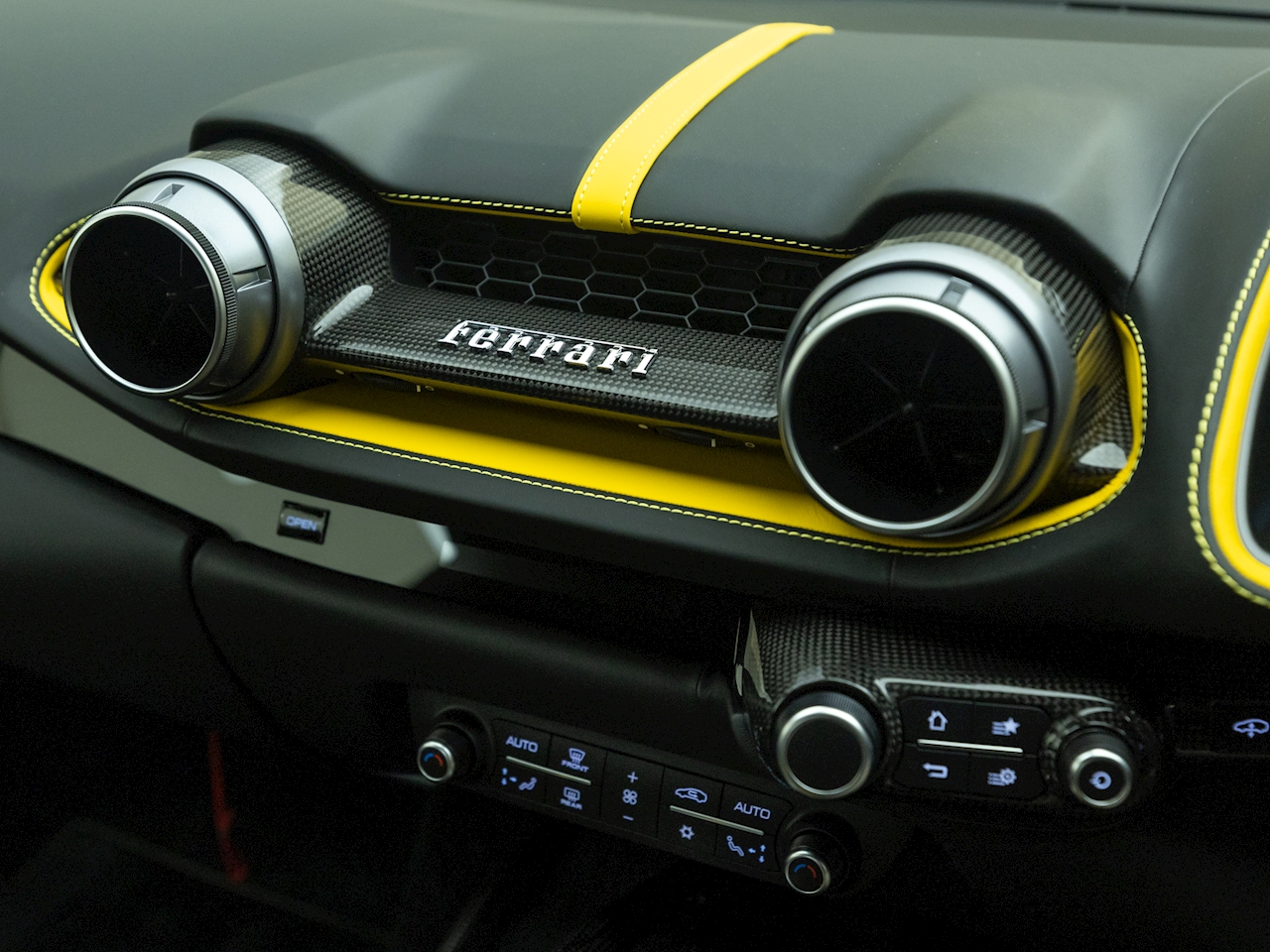 2019 Ferrari 812 Superfast, 15/20