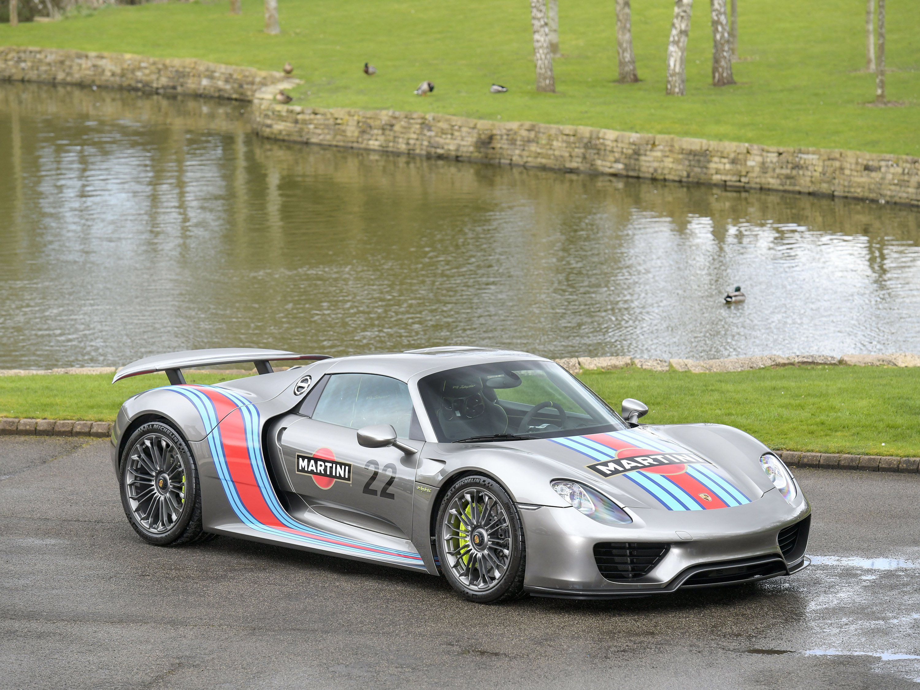 2015 PORSCHE 918 SPYDER