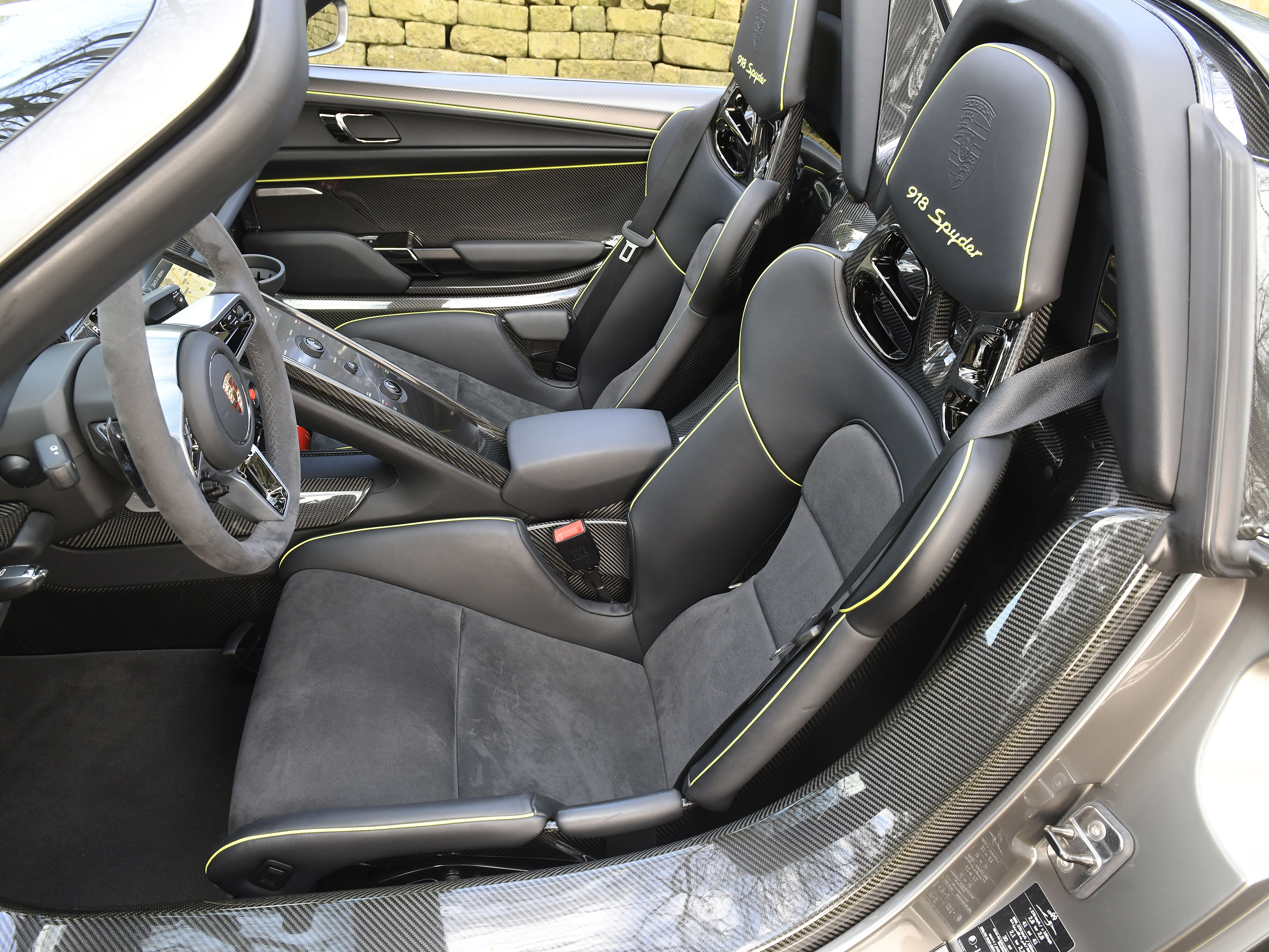 2015 PORSCHE 918 SPYDER, 19/20