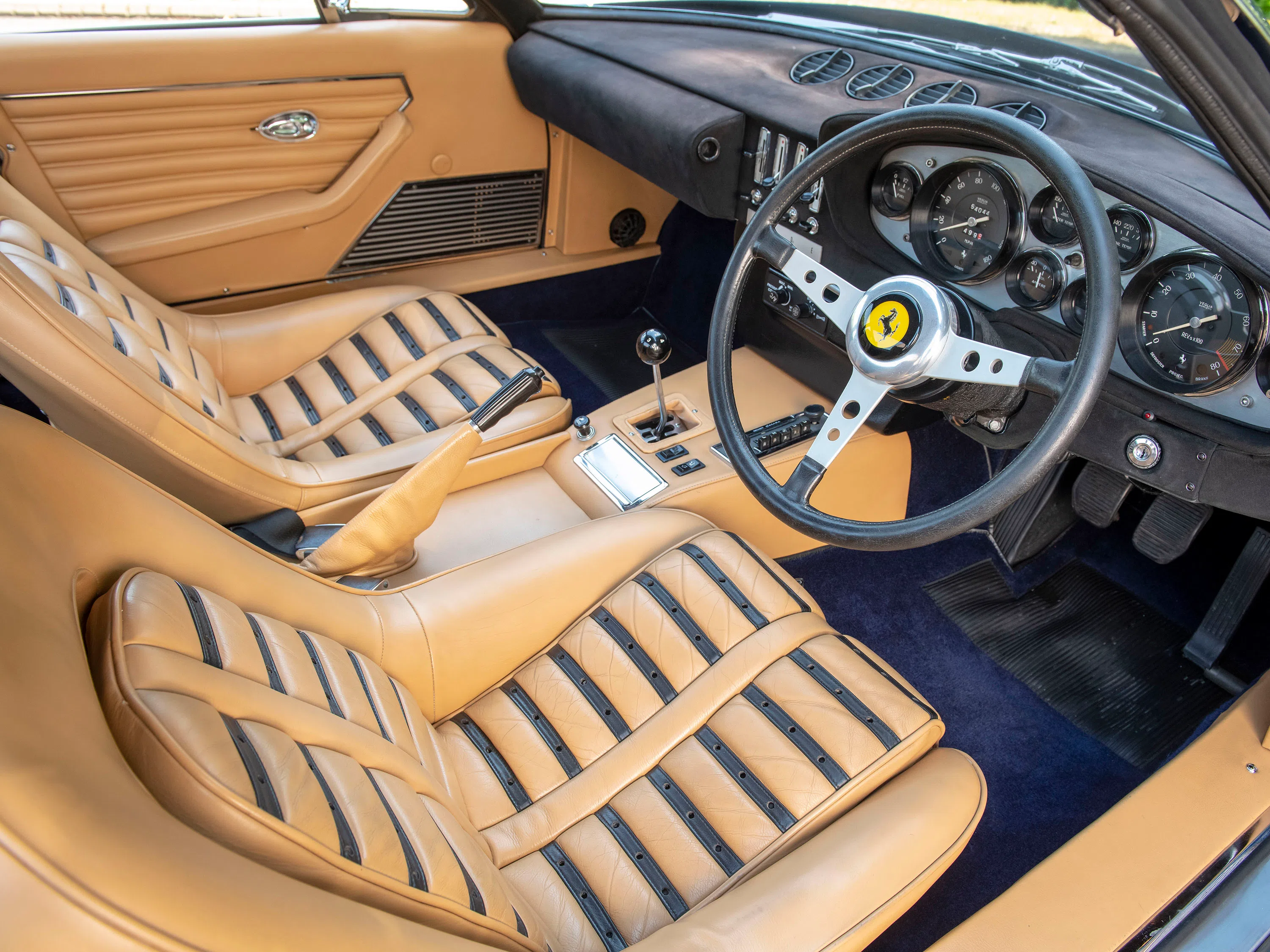 1971 Ferrari 365 GTB/4 Daytona interior, dashboard, Pelle Beige