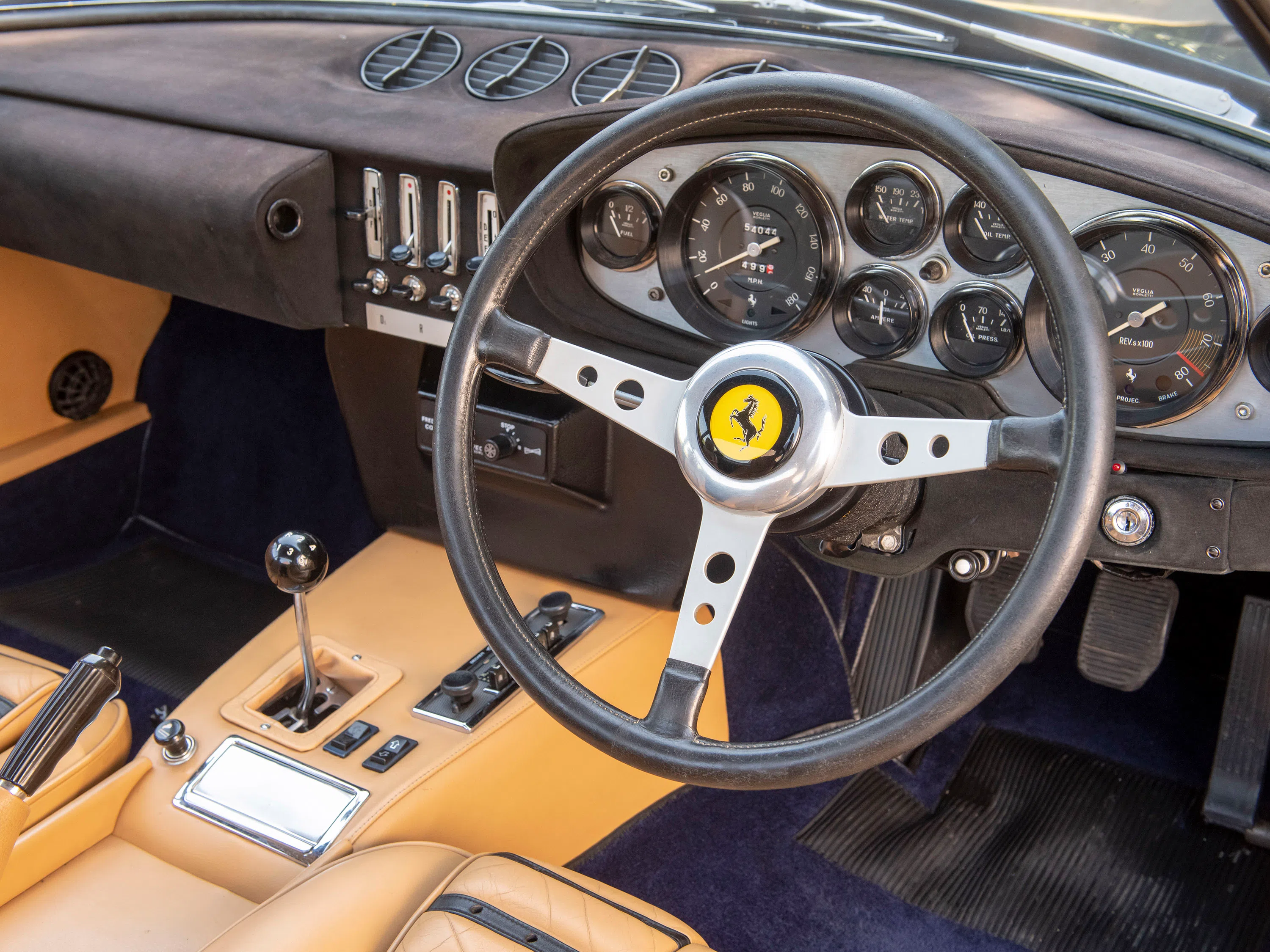 1971 Ferrari 365 GTB/4 Daytona interior, dashboard, Pelle Beige