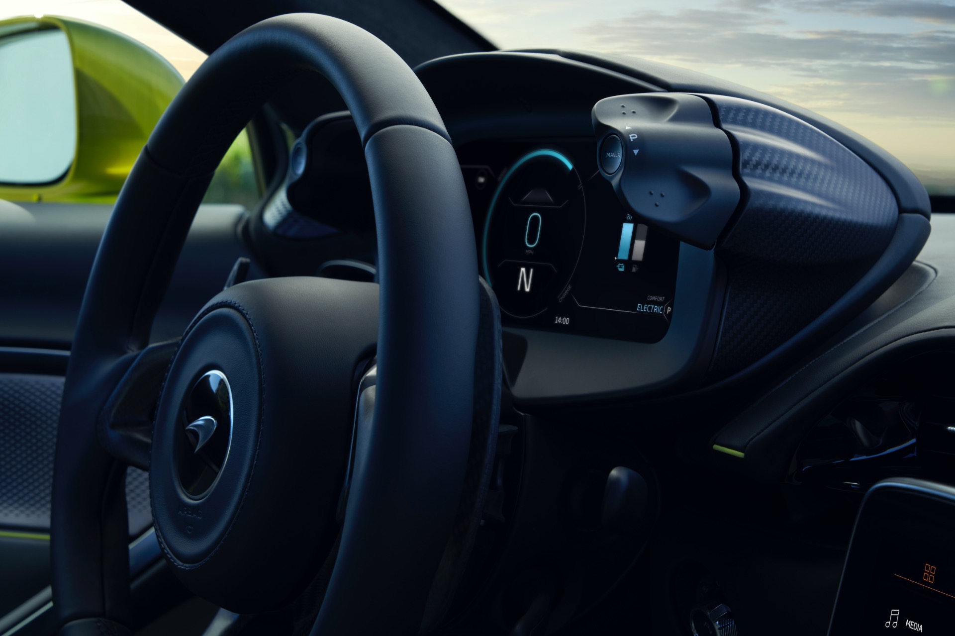 2023 McLaren Artura, 6/8