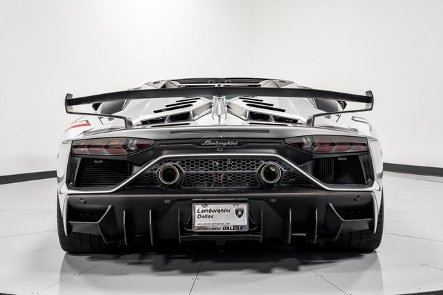 2020 Lamborghini Aventador SVJ Roadster, 3/19
