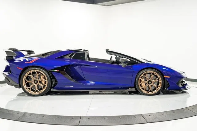 2020 Lamborghini Aventador SVJ Roadster