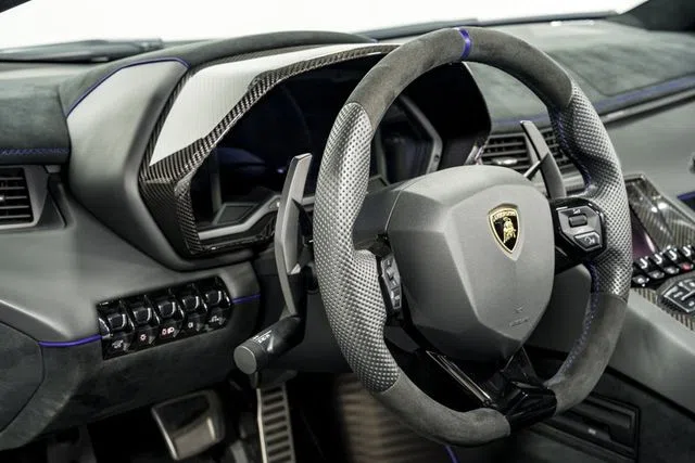 2020 Lamborghini Aventador SVJ Roadster interior, Nero Cosmus