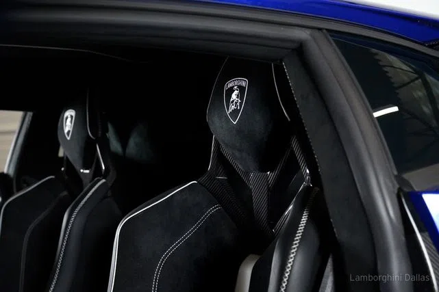 2020 Lamborghini Aventador SVJ Coupe interior, Nero Cosmus