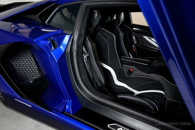 2020 Lamborghini Aventador SVJ Coupe interior, Nero Cosmus