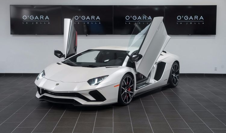 2017 LAMBORGHINI AVENTADOR S
