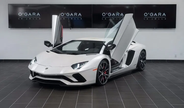 2017 LAMBORGHINI AVENTADOR S