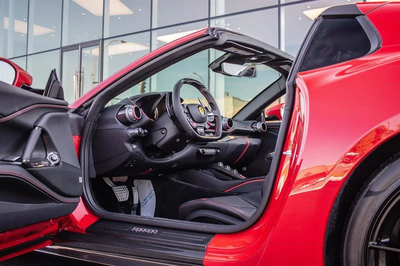 2021 Ferrari 812 GTS, 3/15