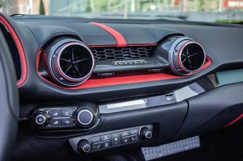 2021 Ferrari 812 GTS interior, NERO
