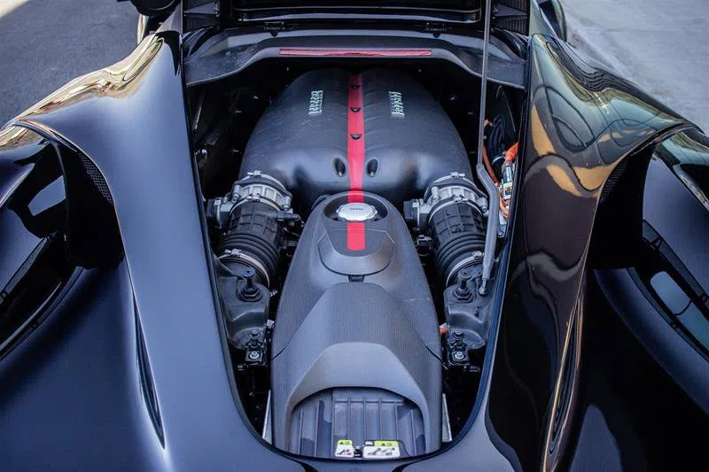 2015 Ferrari LaFerrari engine