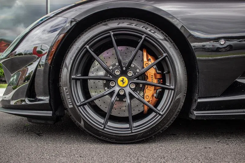 2019 Ferrari 812 Superfast wheel