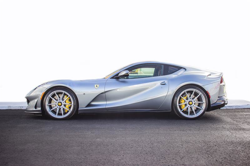 2019 Ferrari 812 Superfast, 2/3