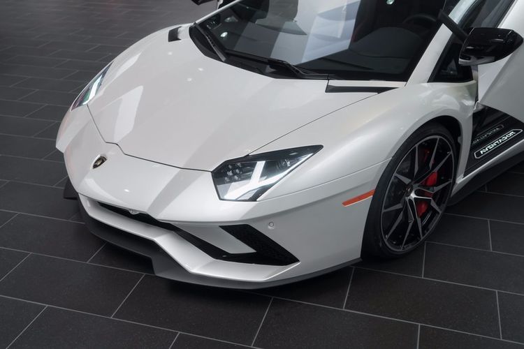 2017 LAMBORGHINI AVENTADOR S, 3/14