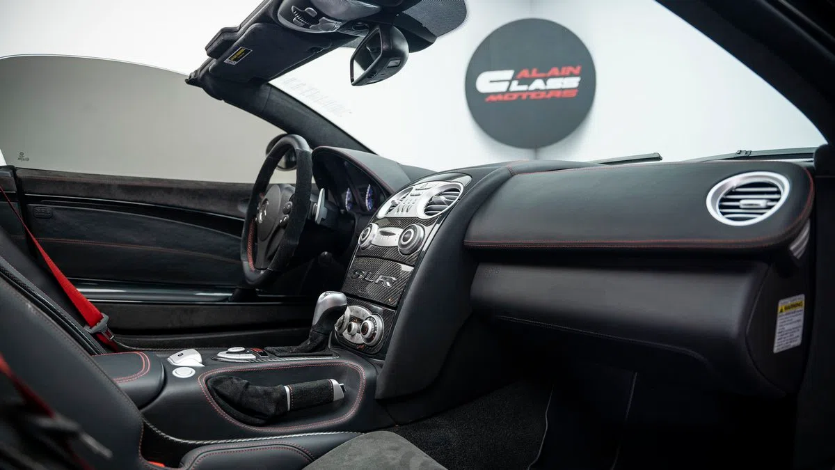 2009 Mercedes-Benz SLR McLaren 722s Roadster interior