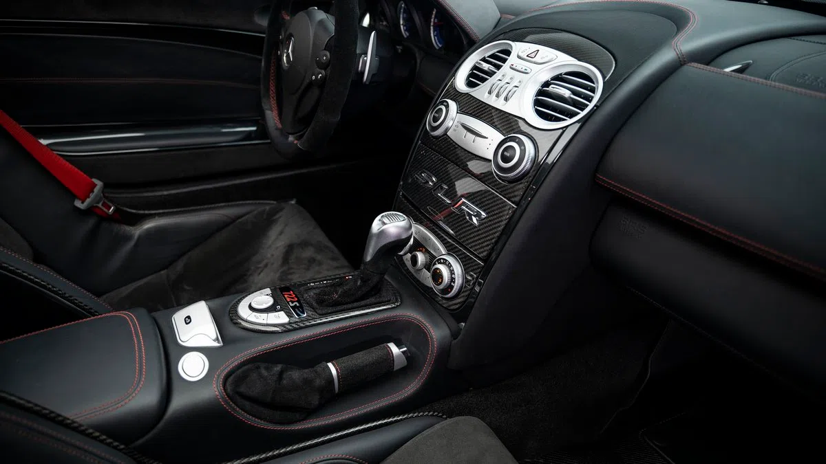 2009 Mercedes-Benz SLR McLaren 722s Roadster interior