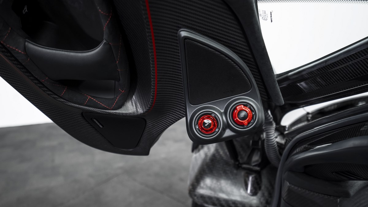 2015 McLaren P1 Carbon Series – 1 of 5, 9/20